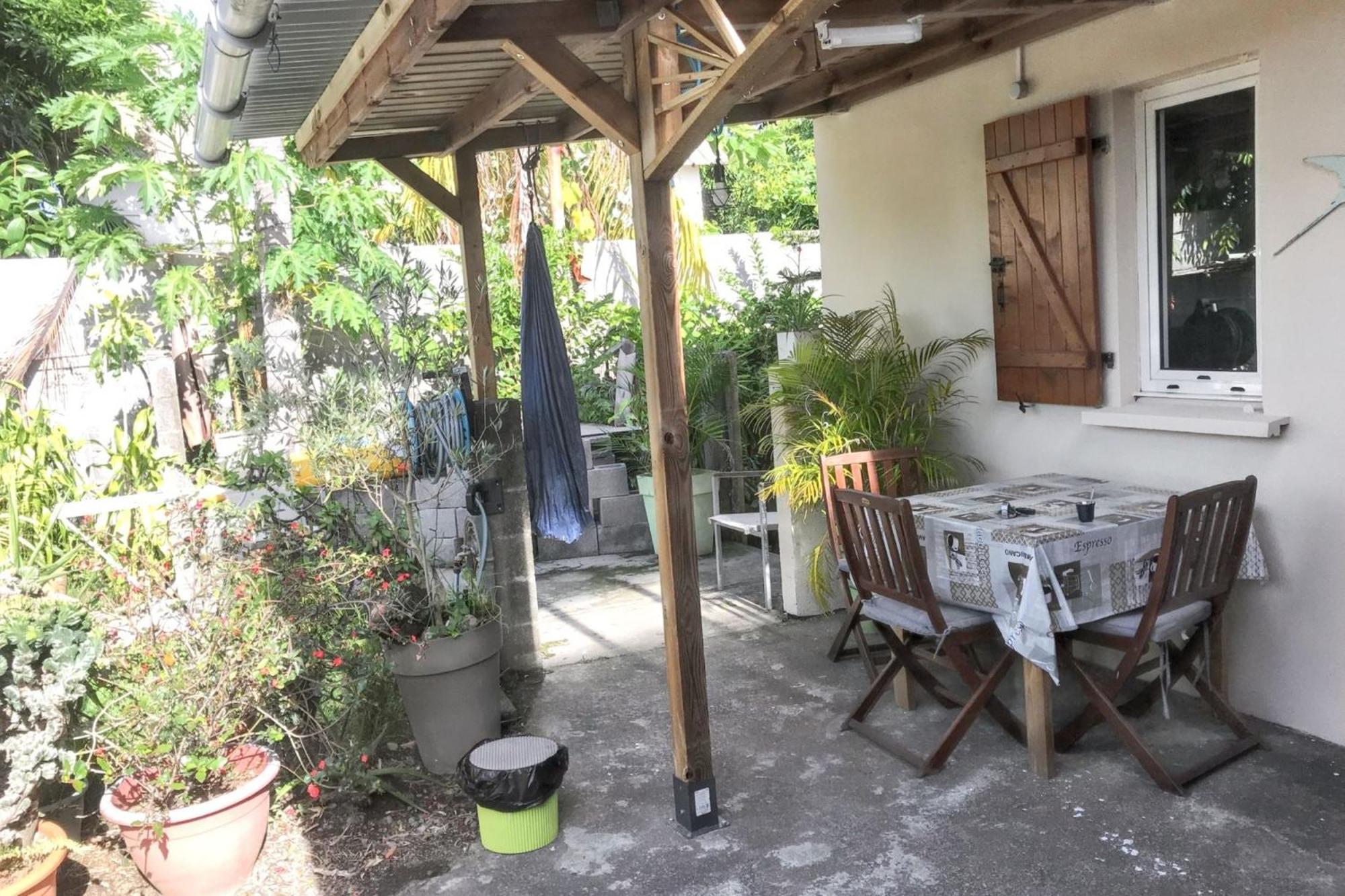Maison Charmante A Bras-Panon Avec Piscine Et Jardin Luaran gambar